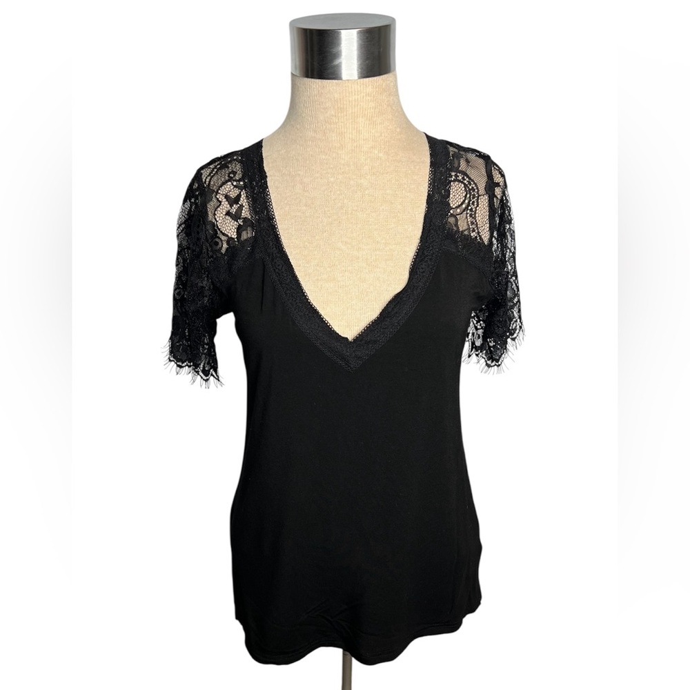VICI Deep V Neck Lace Shoulder Black Going Out Top size Small